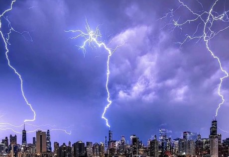 Impresionante tormenta eléctrica golpea Chicago (VIDEO)