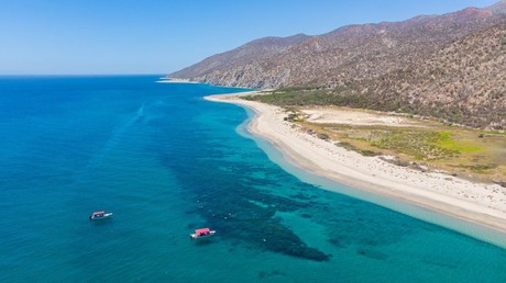 Isla Cerralvo: Una parada inolvidable en el Mar de Cortés