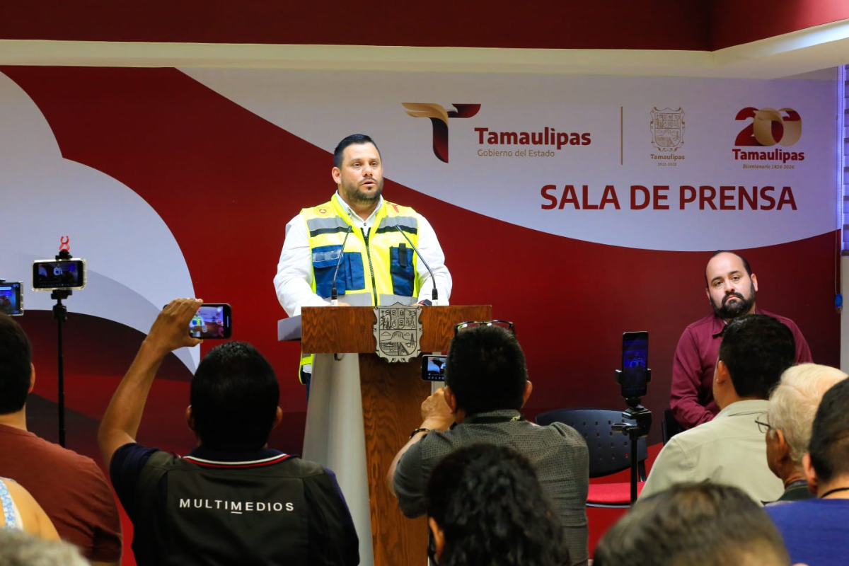 En conferencia de prensa, el coordinador estatal de Protección Civil, Luis Gerardo González de la Fuente, dio detalles sobre el operativo que será desplegado en la temporada vacacional. Foto: Agencia