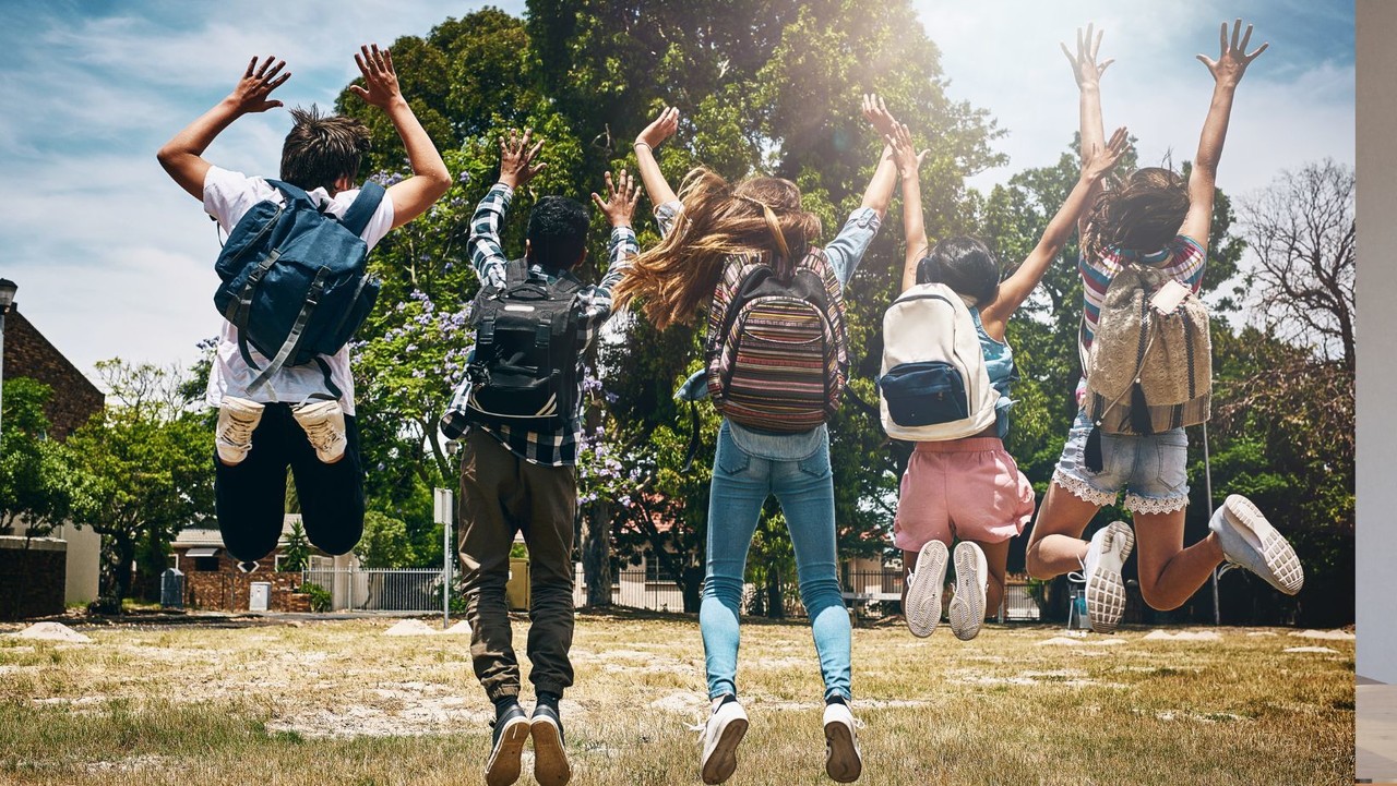 Cerca de 670 mil estudiantes en Coahuila saldrán de vacaciones este martes 16 de julio. (Fotografía: Canva)