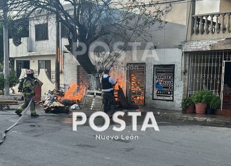 Incendio consume domicilio en Monterrey