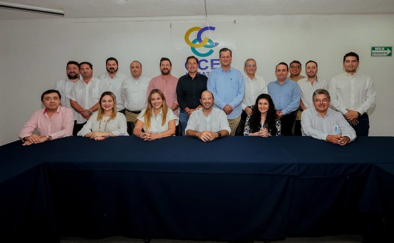 Cecilia Patrón Laviada, en reunión con integrantes del CCE de Yucatán. Foto: Cortesía