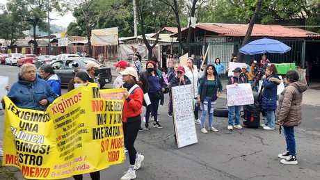Por falta de atención médica, familiares de paciente bloquean Zaragoza