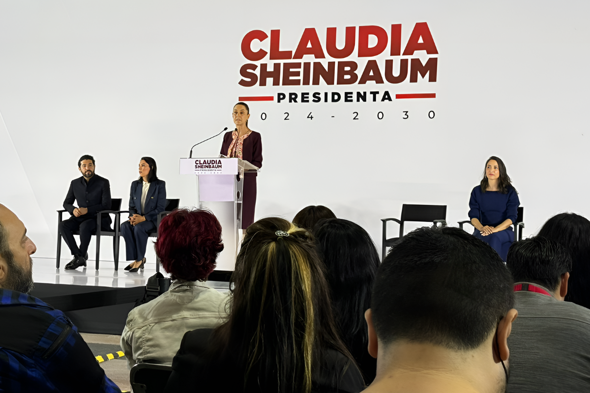 Sheinbaum presentando a nuevos integrantes de su gabinete. Foto: Alejandro Godina