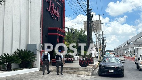 Dejan arma de fuego en interior de un motel en Monterrey