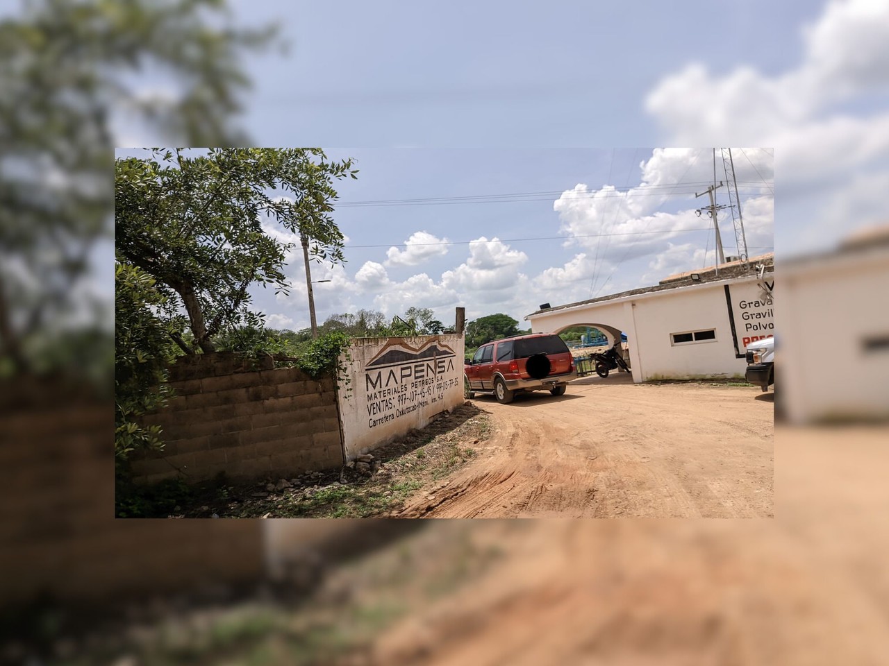 Dos personas fueron encontradas sin vida en un terreno de Oxkutzcab con signos de violencia, al parecer, hechas con un machete.- Foto de Telesur Yucatán