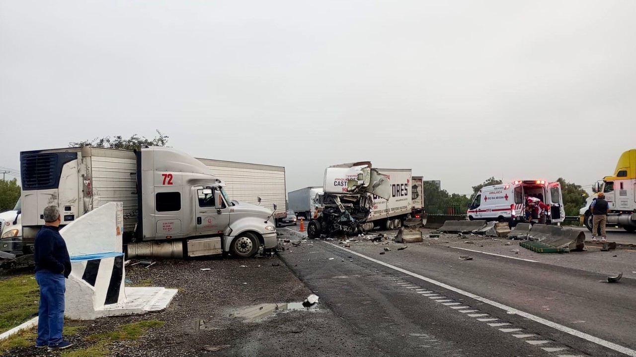 Choque entre camiones de carga ocasiona cierre del Circuito. Imagen: Cortesía