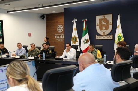 Mauricio Vila anuncia los preparativos y medidas en Yucatán por el huracán Beryl