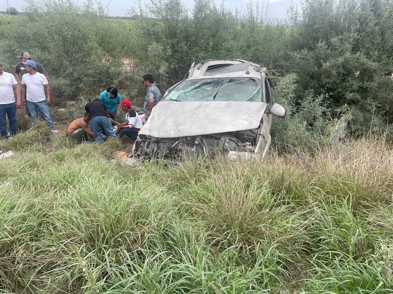 Familia se accidenta en el municipio de Gómez Palacio y mueren papá y mamá. Foto: Especial.