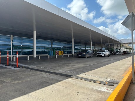 Se cierra el Aeropuerto Internacional de Mérida por el huracán Beryl