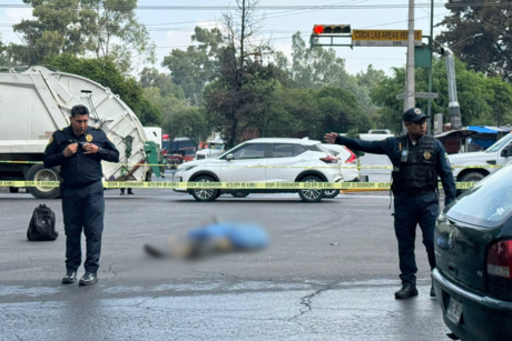 Muere motociclista tras pasarse el alto y chocar en Azcapotzalco