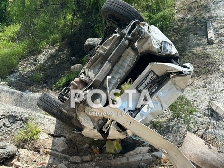 Reportan muerte de madre e hija tras accidente de tráiler en la Mty-Saltillo