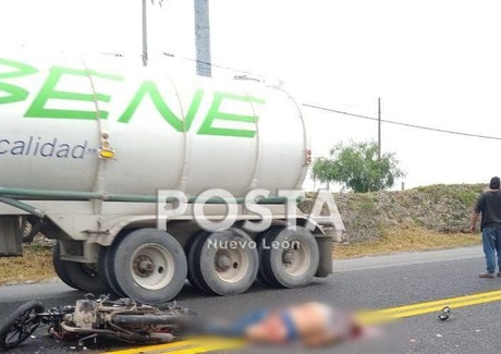 Muere motociclista tras impactarse contra tráiler en la carretera a Laredo