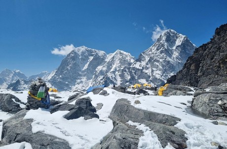 Deshielo en el Everest revela cuerpos de escaladores desaparecidos