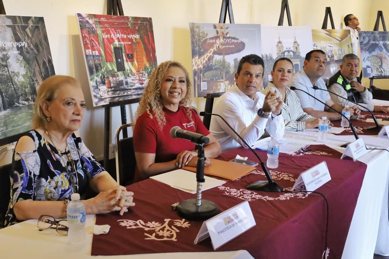 Autoridades estuvieron en la presentación de la campaña de promoción turística.