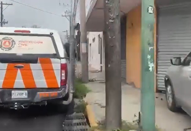 El accidente ocurrió entre una ruta y una camioneta. Foto: Protección Civil de Nuevo León.