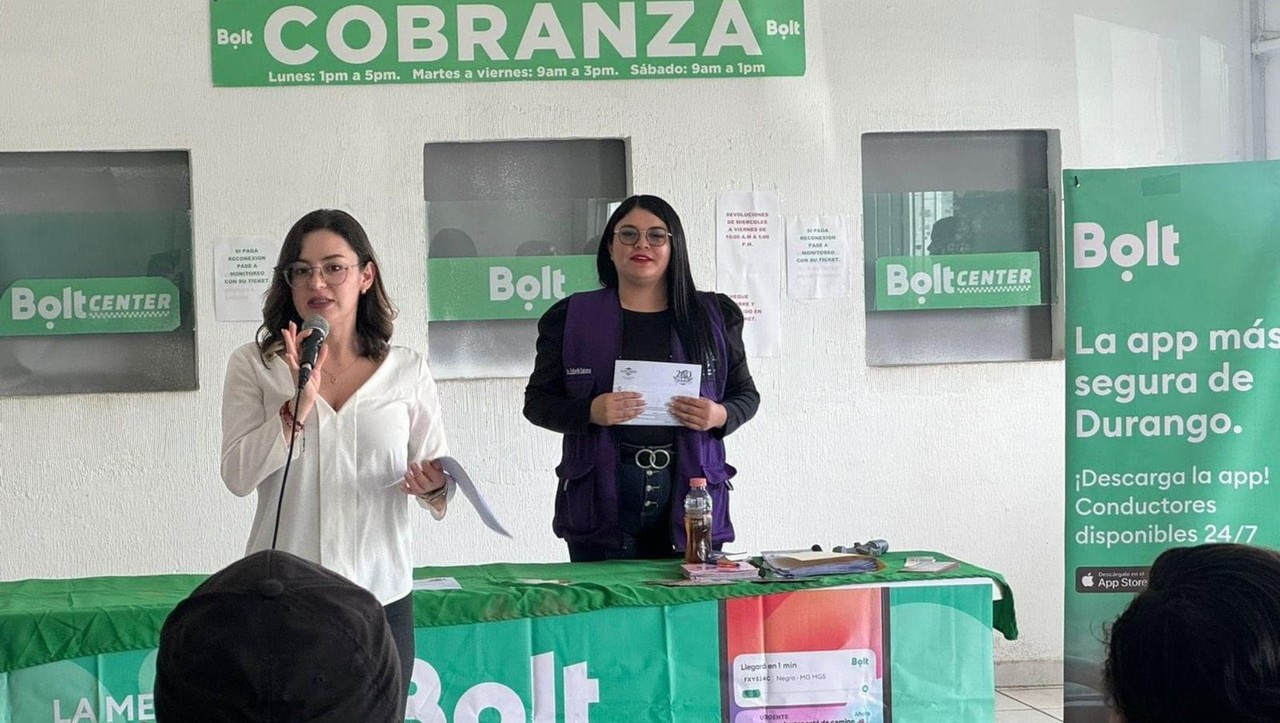 Choferes de Bolt recibiendo la capacitación por parte del Instituto Municipal de la Mujer. Foto: Facebook Instituto Municipal de la Mujer.