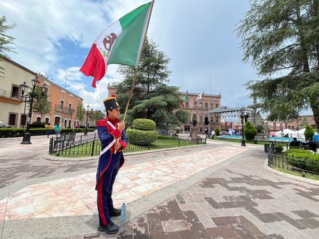 Joven promueve la historia de Coahuila desde el corazón de Saltillo