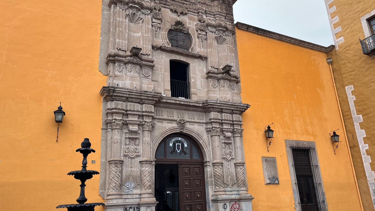 Fachada del Edificio Central de la UJED. Foto: Cortesía.