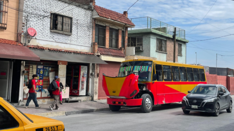 Camión de ruta Ramos deja 'tirados' a pasajeros en el centro de Saltillo