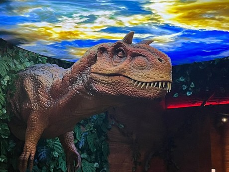 ¿Cenarías con un T-Rex? Abre el restaurante temático Jurassic Food en Saltillo