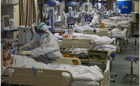 Alerta por aumento en hospitalizaciones y muertes por COVID-19 en EU