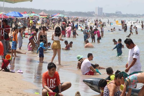 Playa Miramar alcanza casi 100 mil visitantes en primer fin de semana de verano