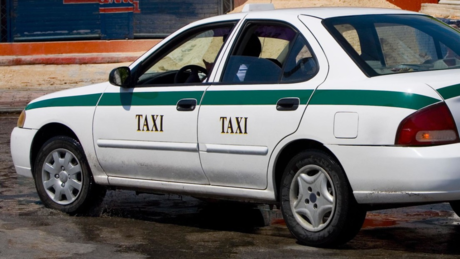 Taxista de Cancún es detenido por el presunto robo de 150 mil pesos en Tizimín