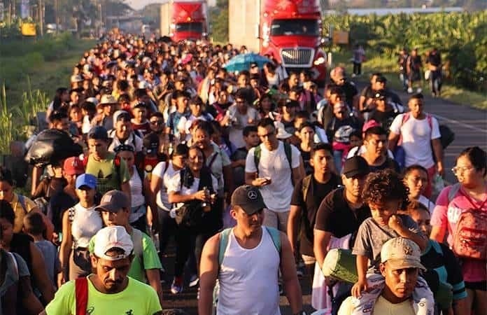 La caravana de personas extranjeras en busca de llegar a la frontera con Estados Unidos. Foto: El Pulso.