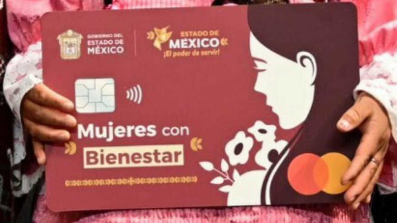 El apoyo de 2 mil 500 pesos bimestrales se deposita a través de una tarjeta de débito. Foto: Gob de Edomex