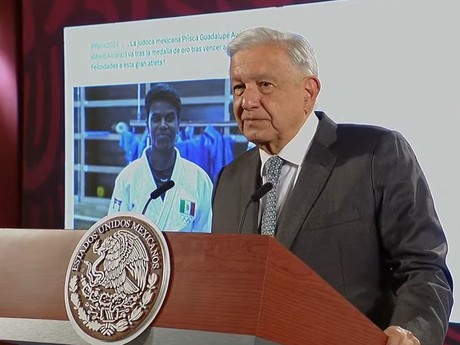 'Vienen más medallas': AMLO celebra a Prisca Awiti