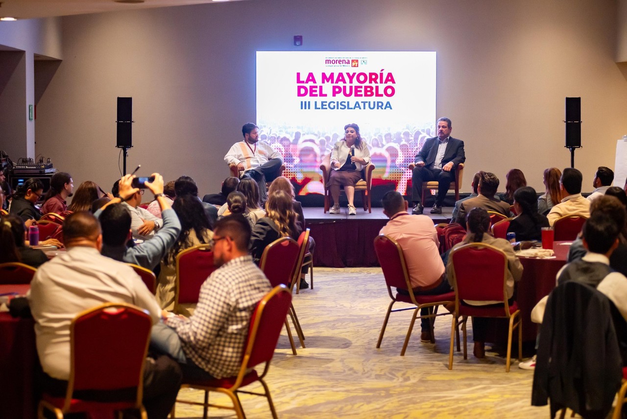 Reunión de Brugada con diputados electos de Morena. Foto: @Sebas_RM