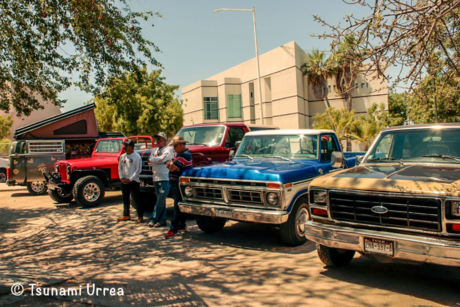 Asiste a la 3era reunión de autos clásicos en el Malecón de La Paz
