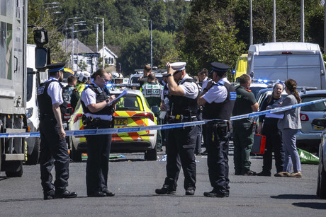 Tragedia en Inglaterra: 2 niños muertos y 9 heridos por ataque con cuchillo