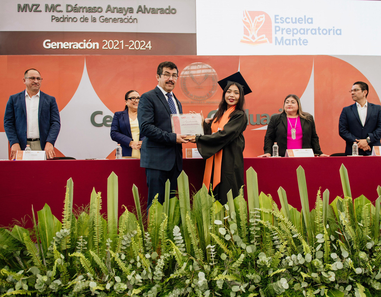 UAT entrega otra generación más de Bachillerato. Foto: redes sociales