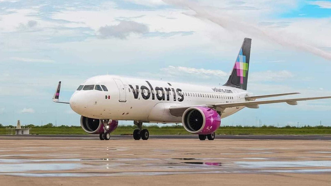 Volaris reporta problemas en su vuelo a Durango; Aeroméxico no muestra dificultades hasta ahora. Foto: Facebook/ Volaris.