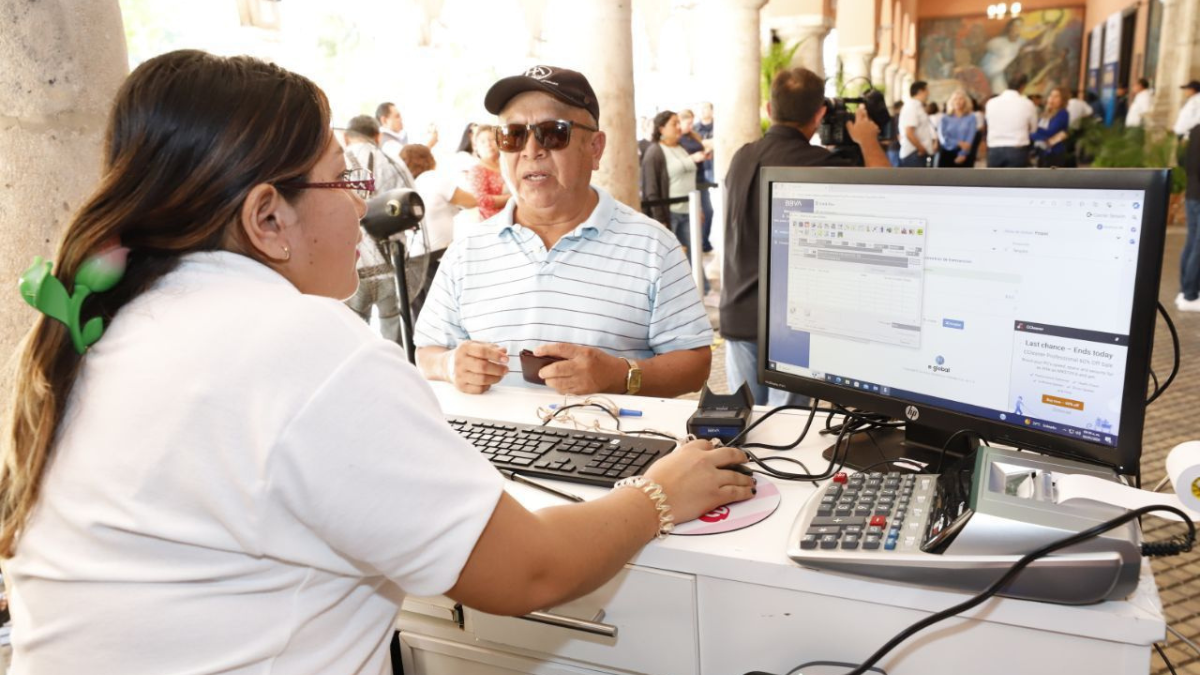 El 'apagón digital' afectó a bancos, aeropuertos, canales de televisión y otras empresas Foto: Irving Gil