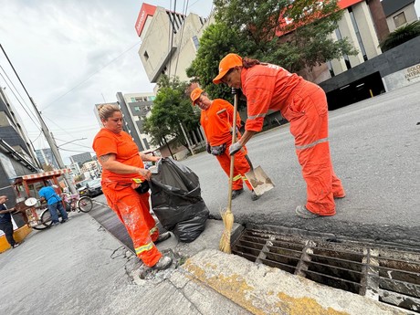 Limpialeón intensifica operativo por lluvias en Monterrey