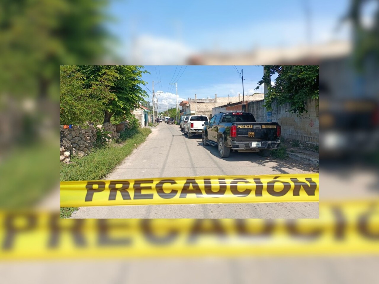 El guiador de un mototaxi en Kanasín se llevó una sorpresa al encontrar al “el Bufa” tirado en la calle, por lo que decidió llamar al número de emergencia pues no se movía.- Foto de redes sociales