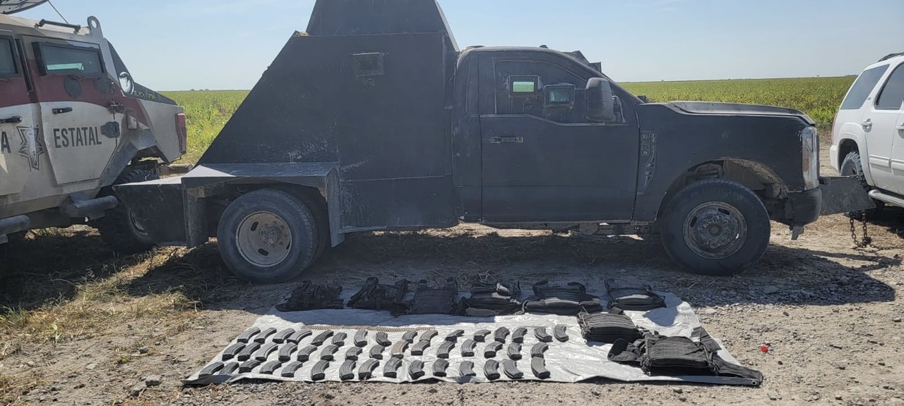 Como parte del Operativo 'Frontera Chica', la Guardia Estatal incautó una camioneta Ford con blindaje tipo 'monstruo' en el Ejido La Conquista Campesina, ubicado en el Rancho Los Tres Manueles, en Río Bravo. Foto: SSPT