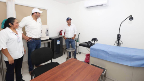 Entregan rehabilitación de Centros de Salud en El Cuyo y Colonia Yucatán