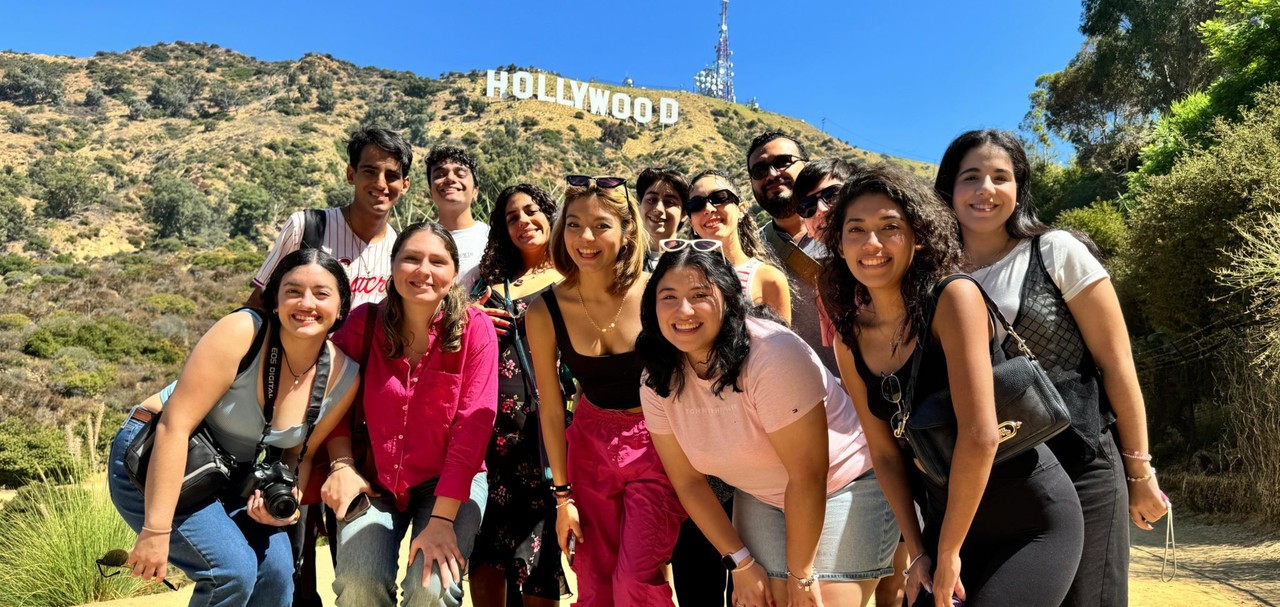 Los alumnos y alumnas de la Licenciatura en Comunicación y Dirección de Empresas de Entretenimiento de la Universidad Anáhuac Mayab realizan dicha actividad como parte del programa  Mexico Experiential Storytelling Abroad (MESA).- Foto cortesía