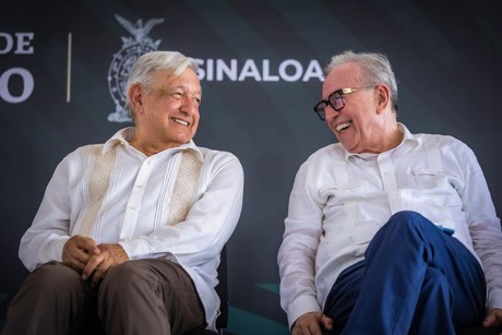 AMLO defiende a Rubén Rocha ante vinculaciones con capos