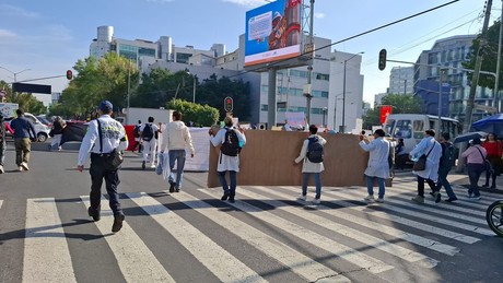 Protestan alumnos de la Universidad de la Salud por acoso de las autoridades