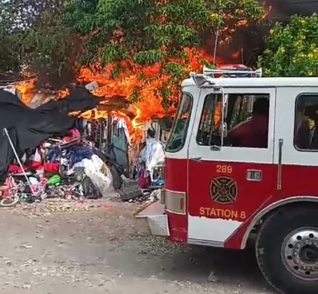 Consume el fuego dos viviendas en la colonia la Presita