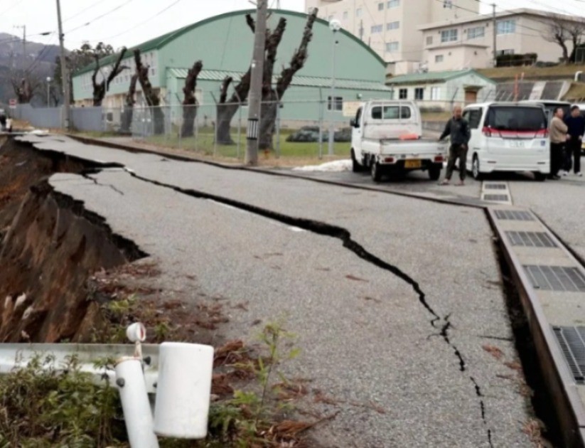 Daños por el sismo de 7.1 en la costa suroeste de Japón. Foto: Sitio Andino.