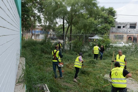 Trabajos de mantenimiento en escuelas para regreso a clases