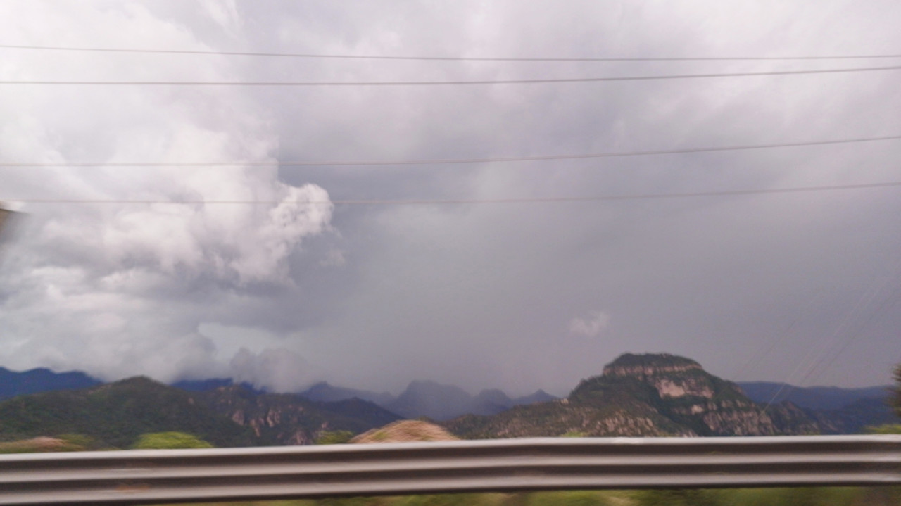 Imagen del trayecto sobre la Super Carretera Durango - Mazatlán. Foto: Gerardo Lares.