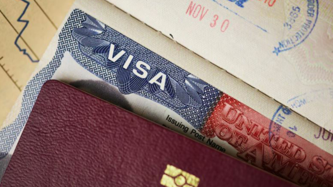 Las visas de visitante o de turista B1/B2  tiene un costo de 185 dólares americanos. Foto: Getty Images/iStockphoto