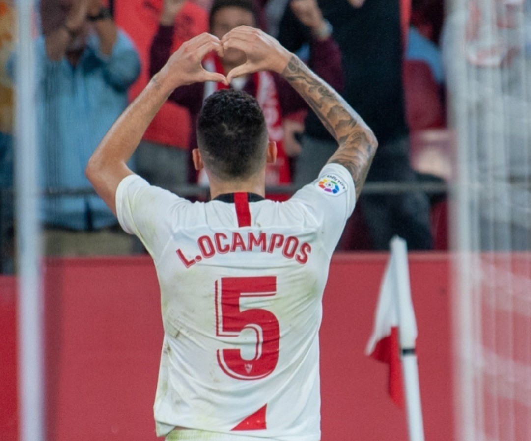 Lucas Ocampos festejando un gol con el Sevilla en 2024. Foto: TV Azteca.